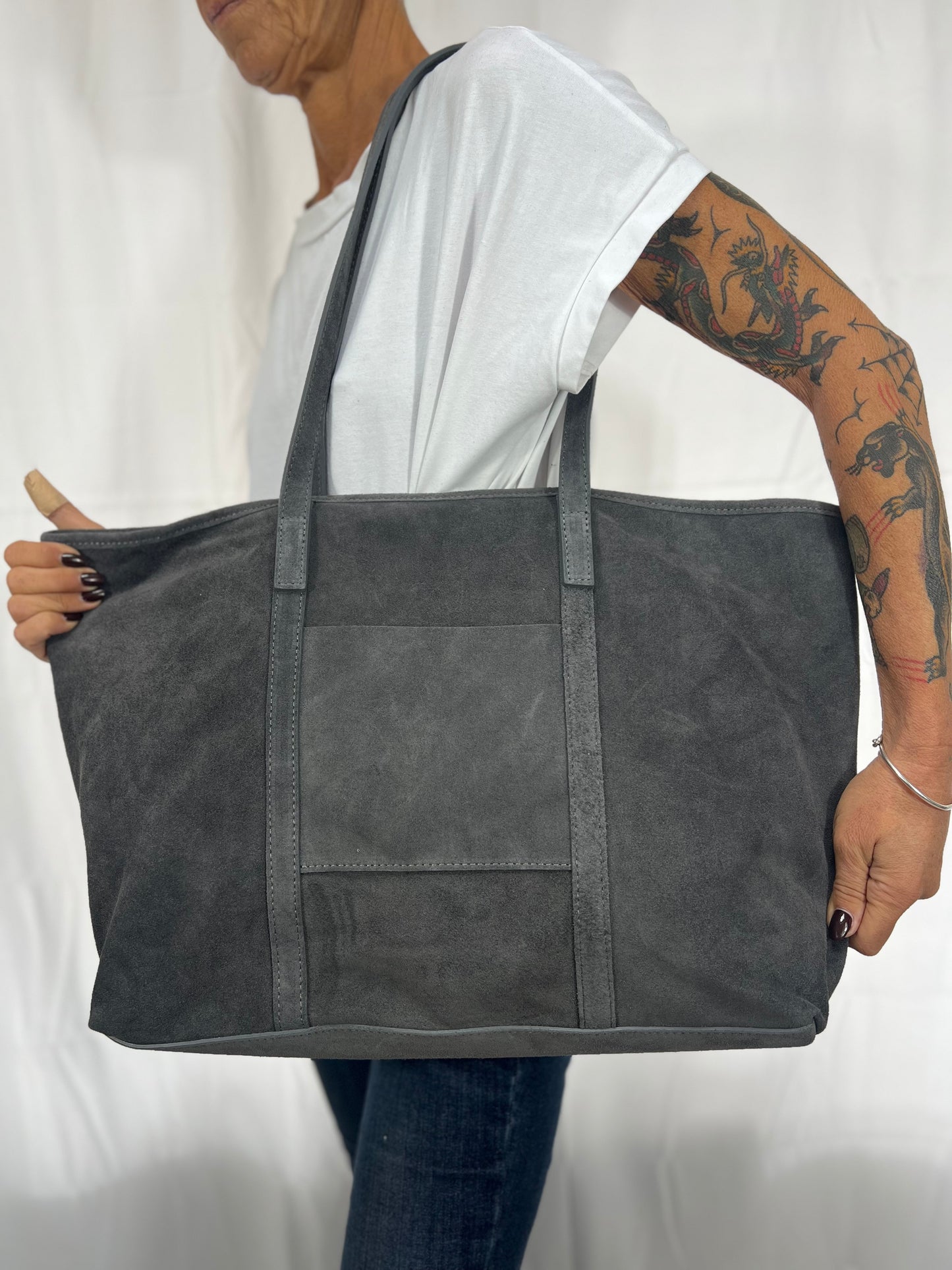 Tote suede