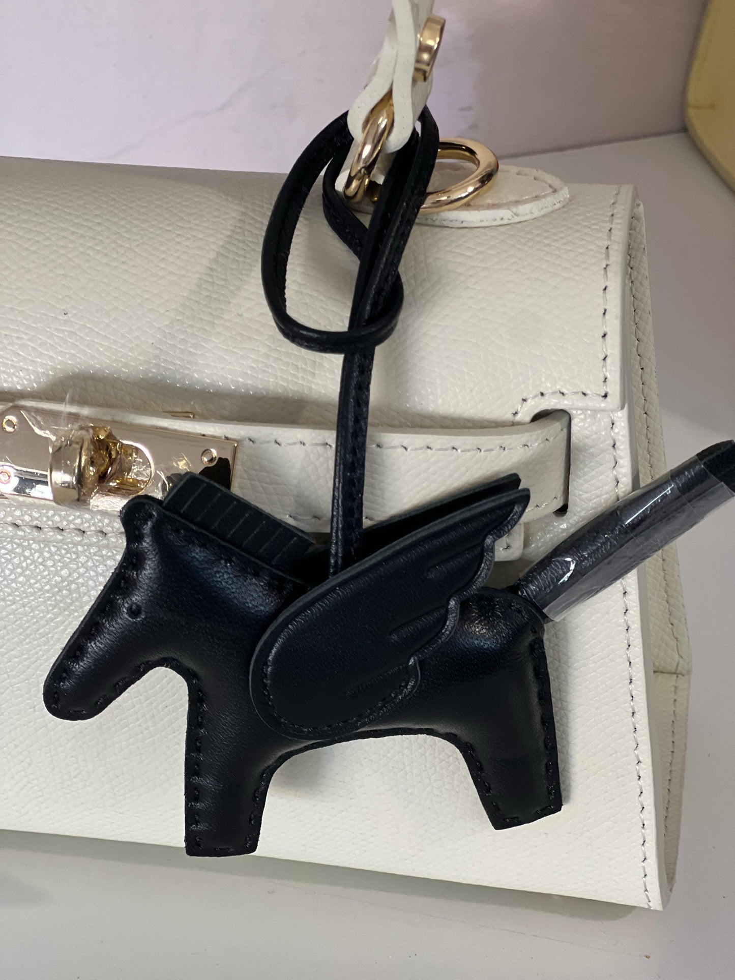 Charms cavallino alato