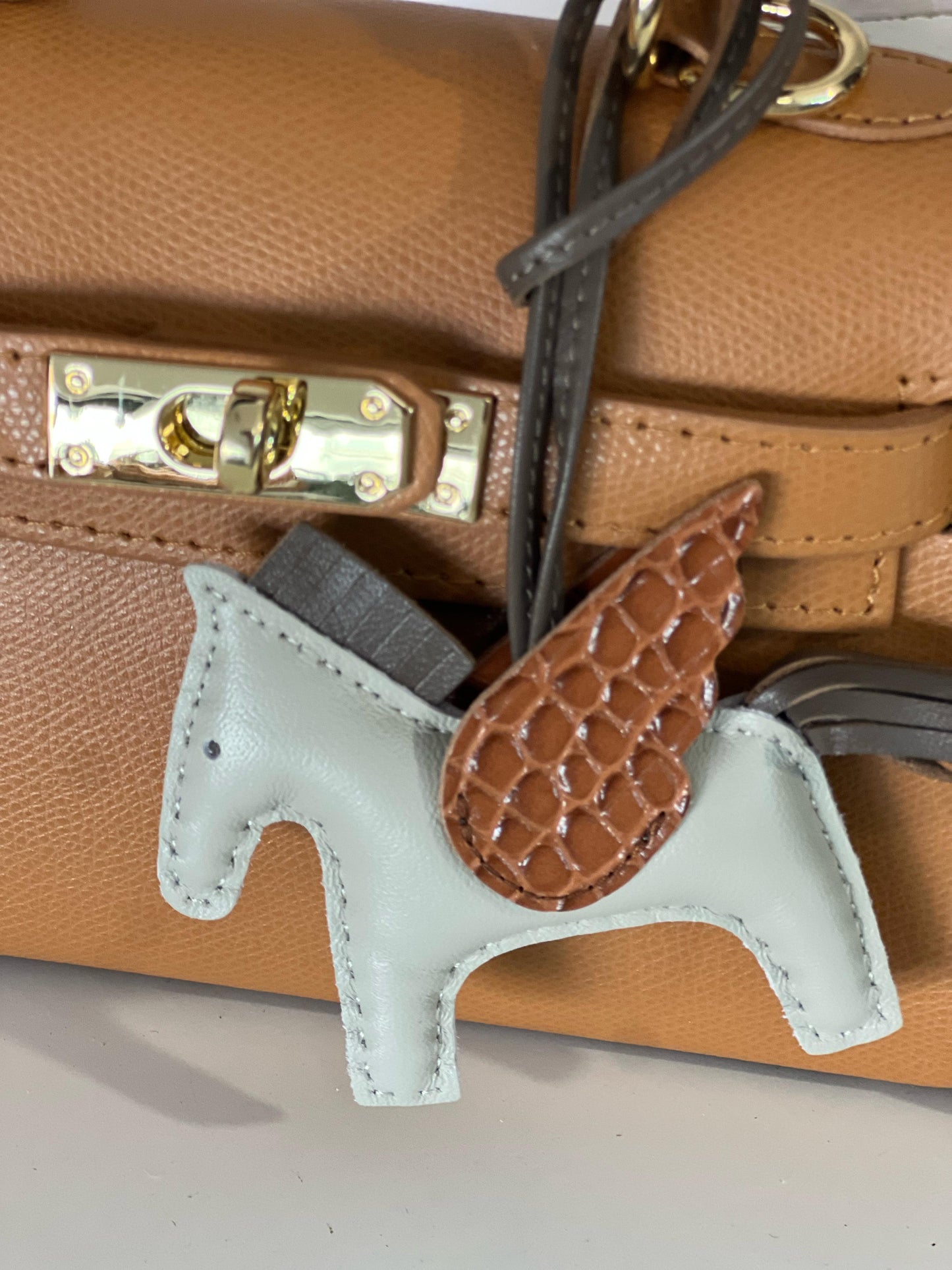 Charms cavallino alato