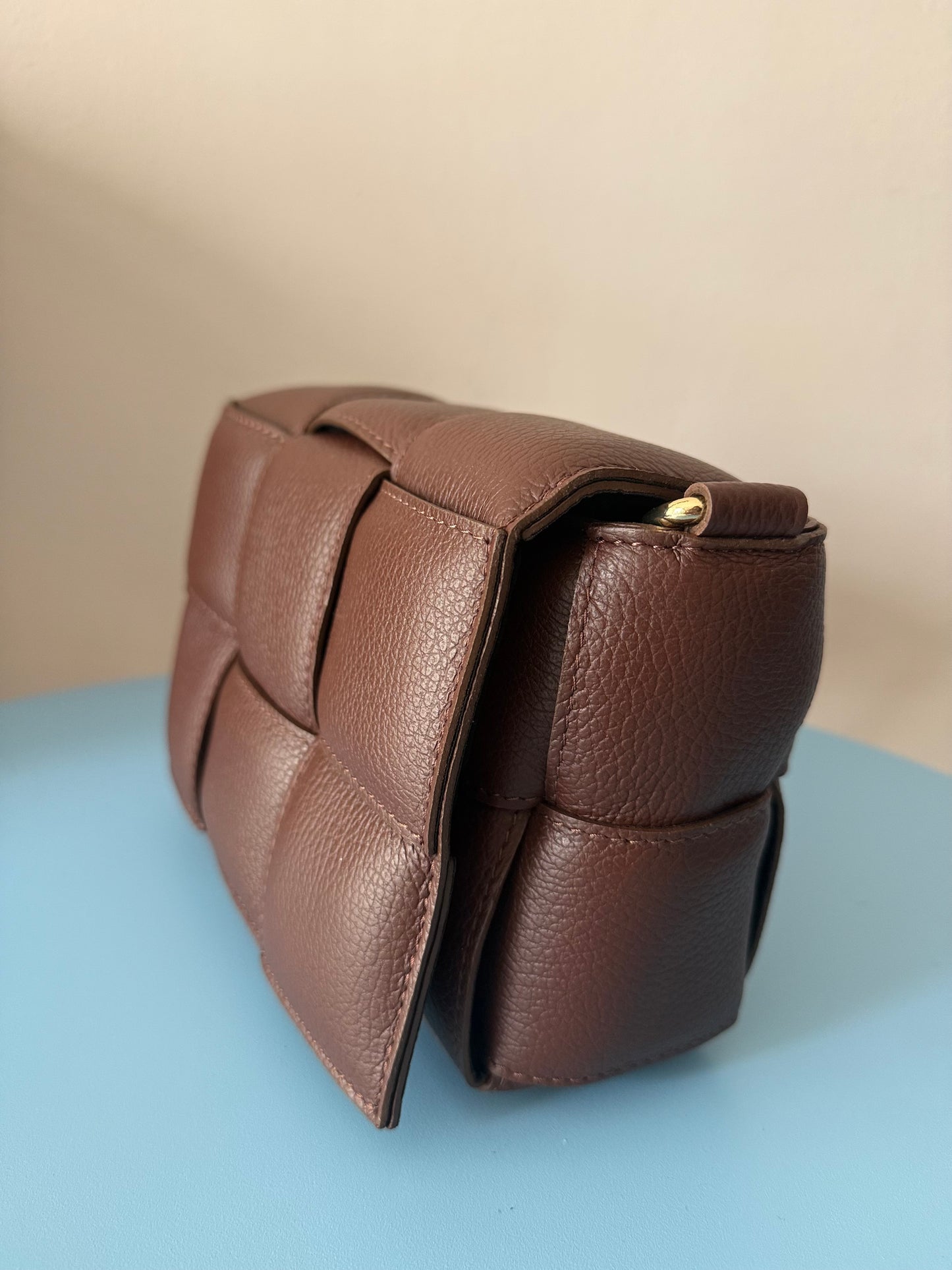 L'intrecciata in pelle