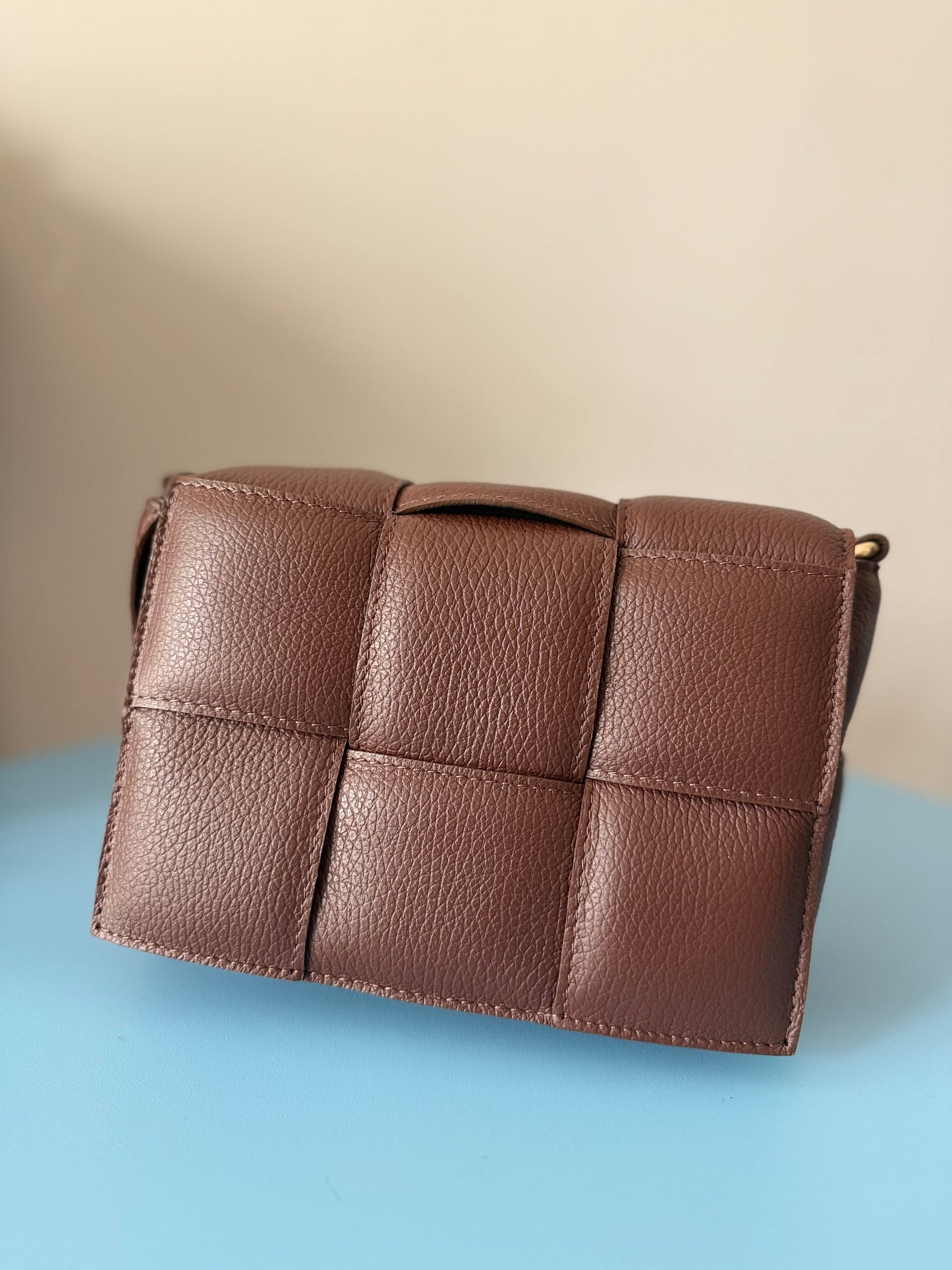 L'intrecciata in pelle