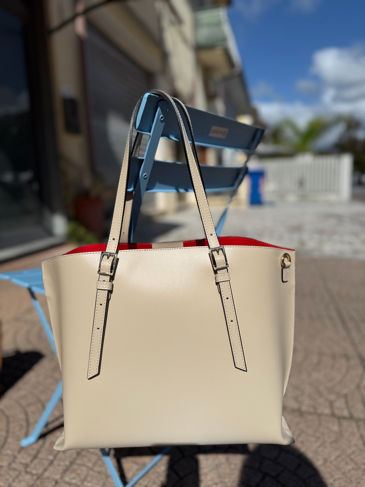 Tote bag