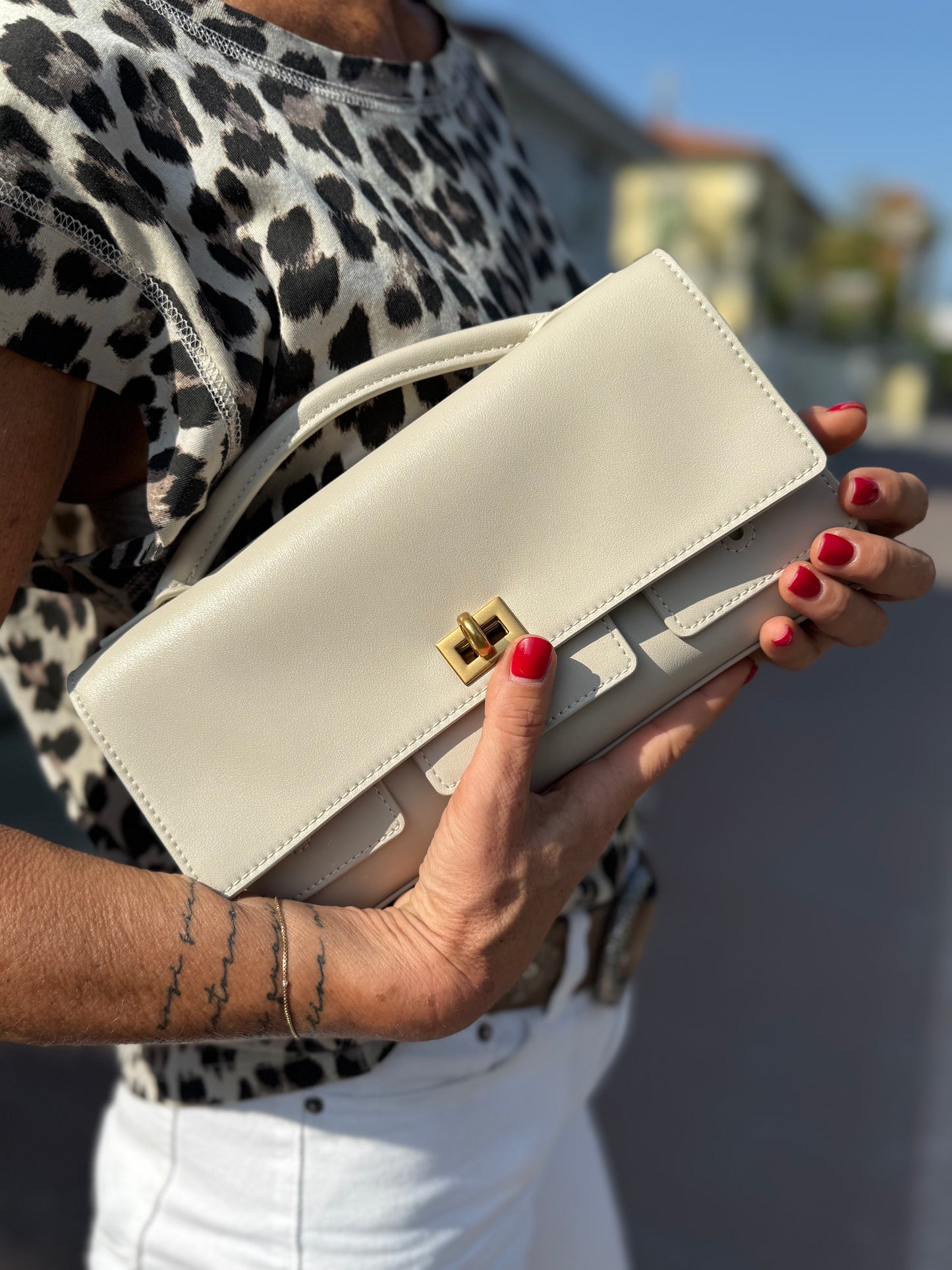 ALICE CLUTCH