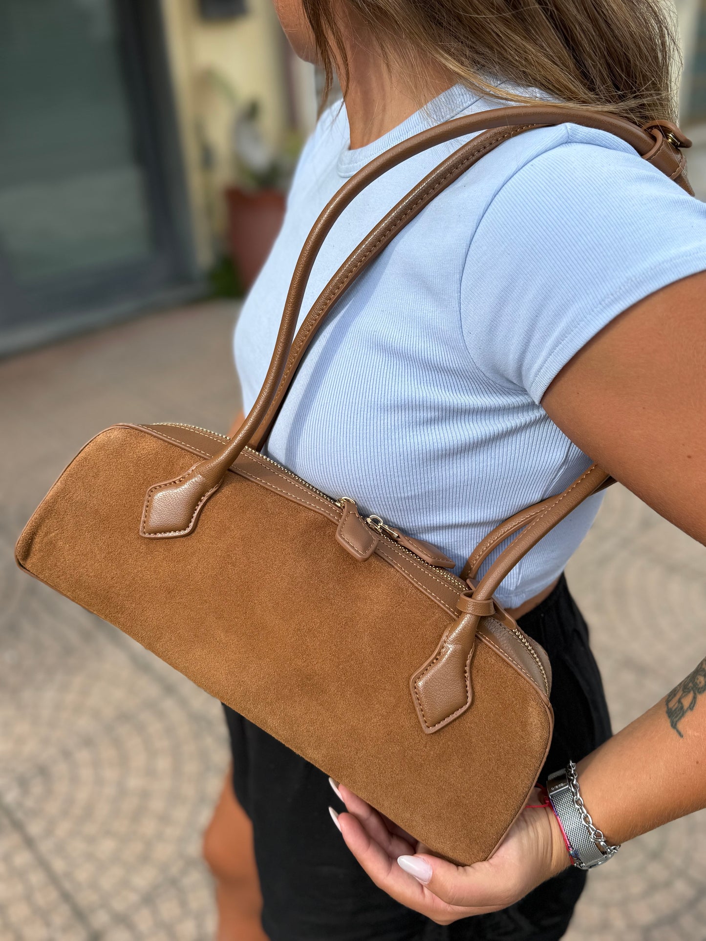 Baguette in suede