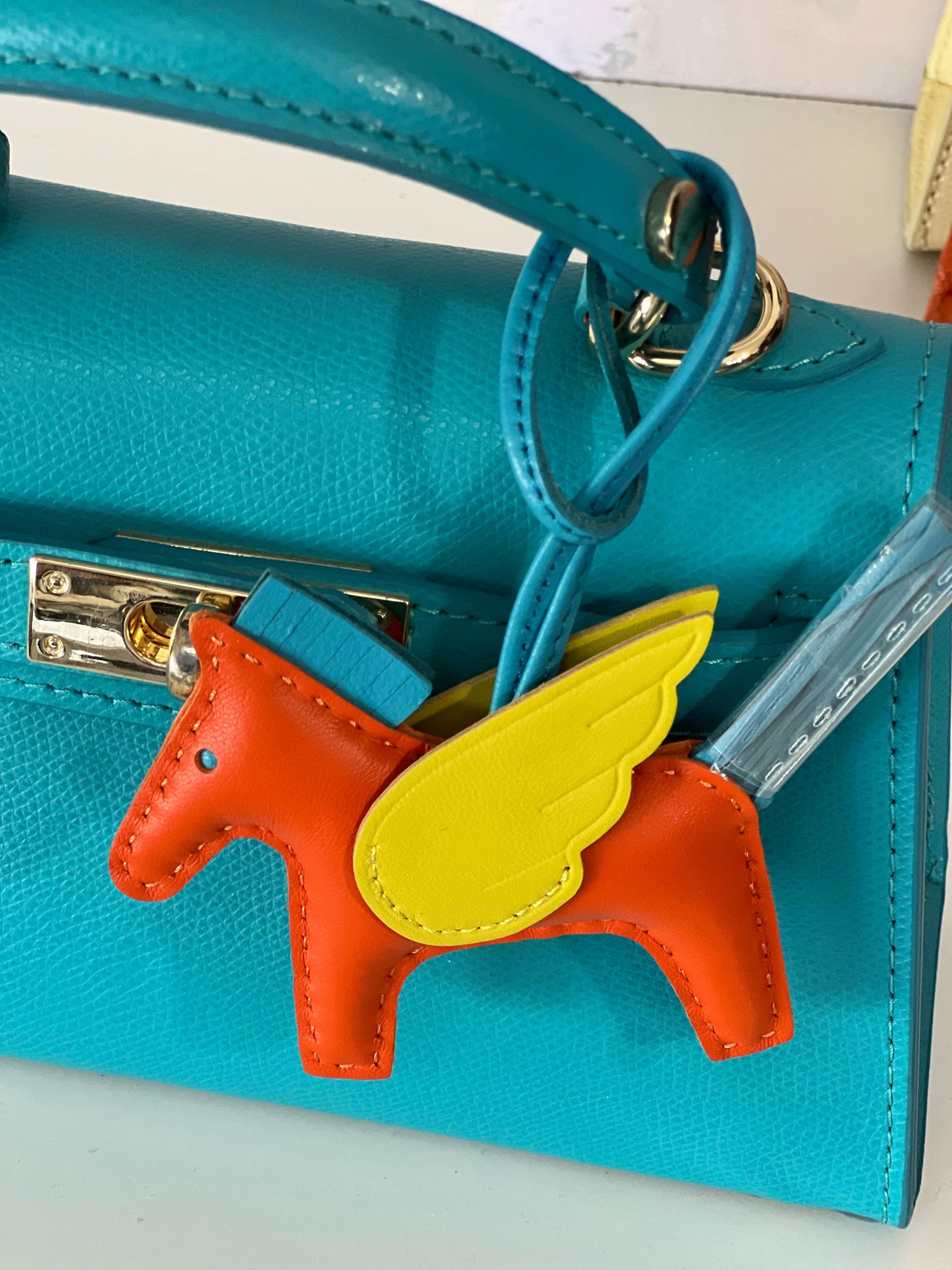 Charms cavallino alato