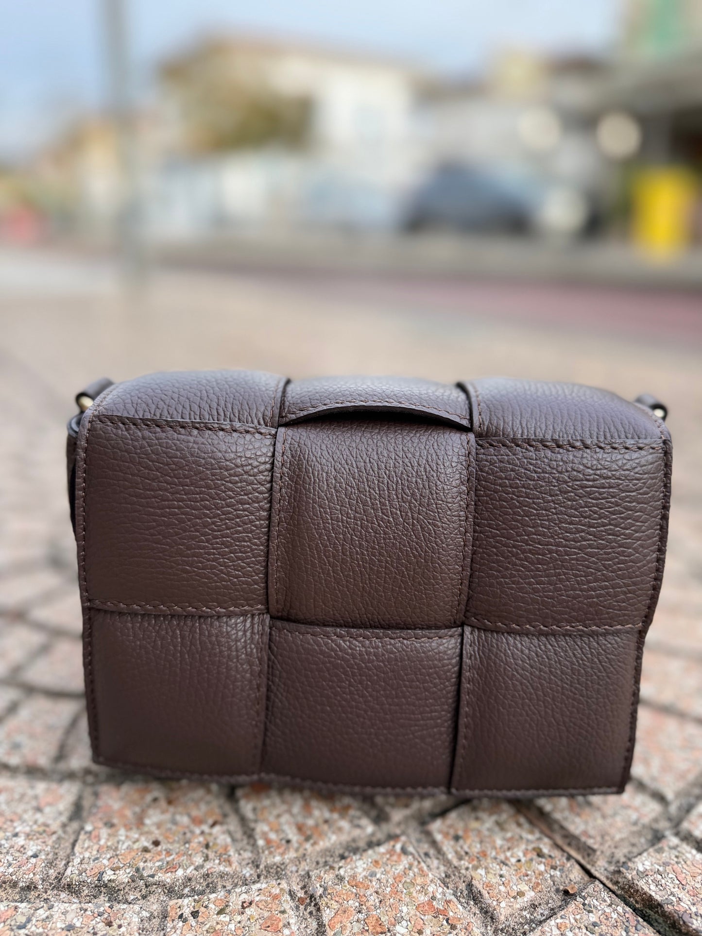 L'intrecciata in pelle