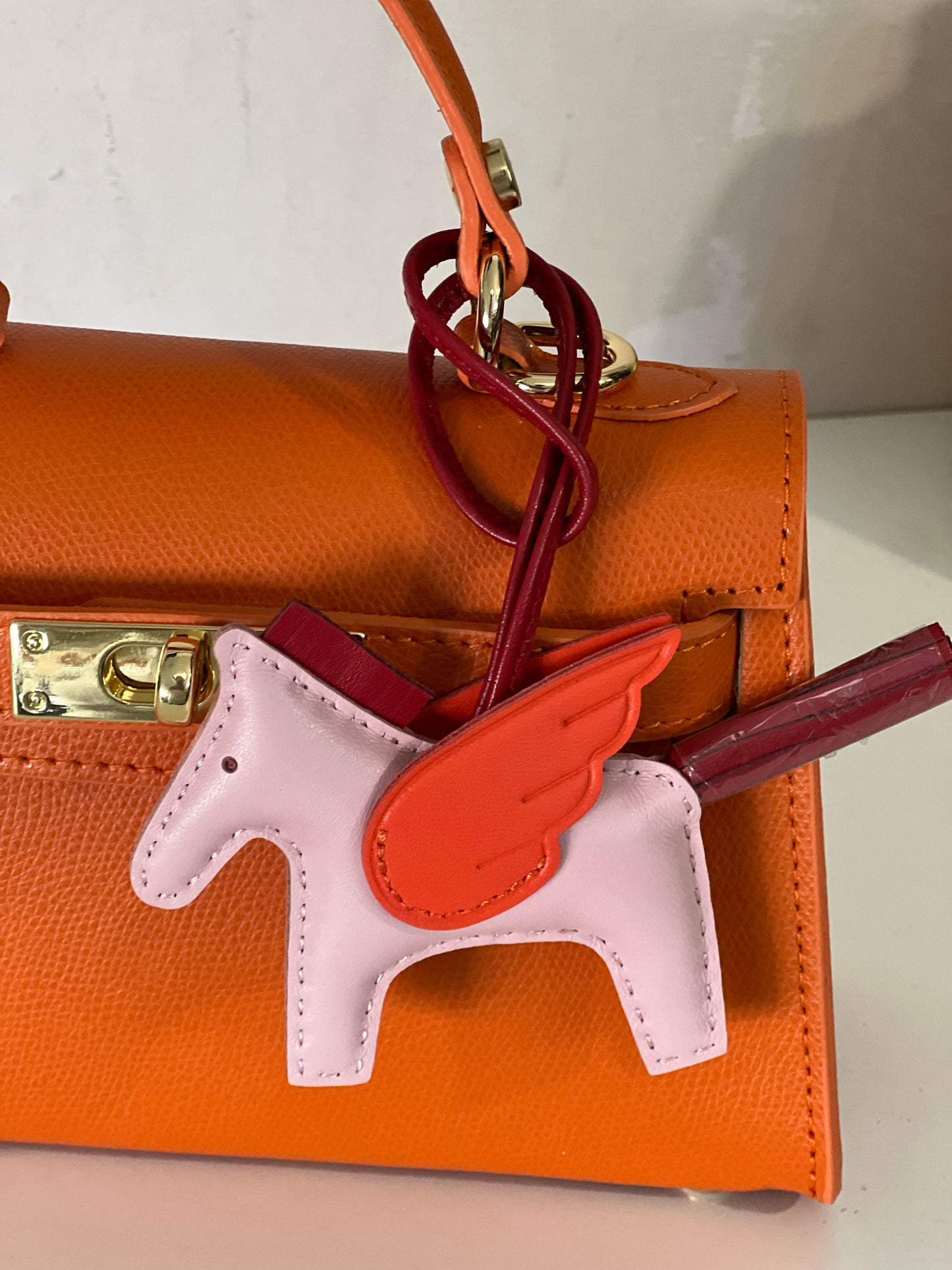 Charms cavallino alato