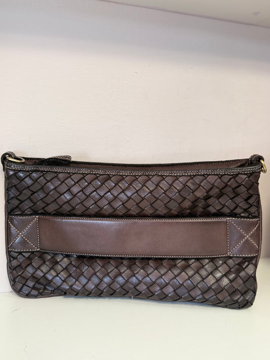 Il clutch intrecciato