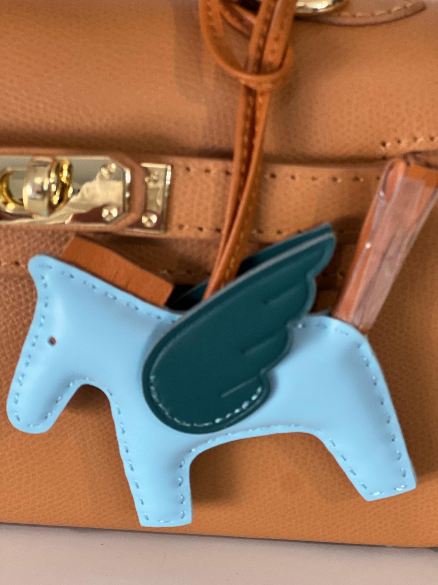 Charms cavallino alato