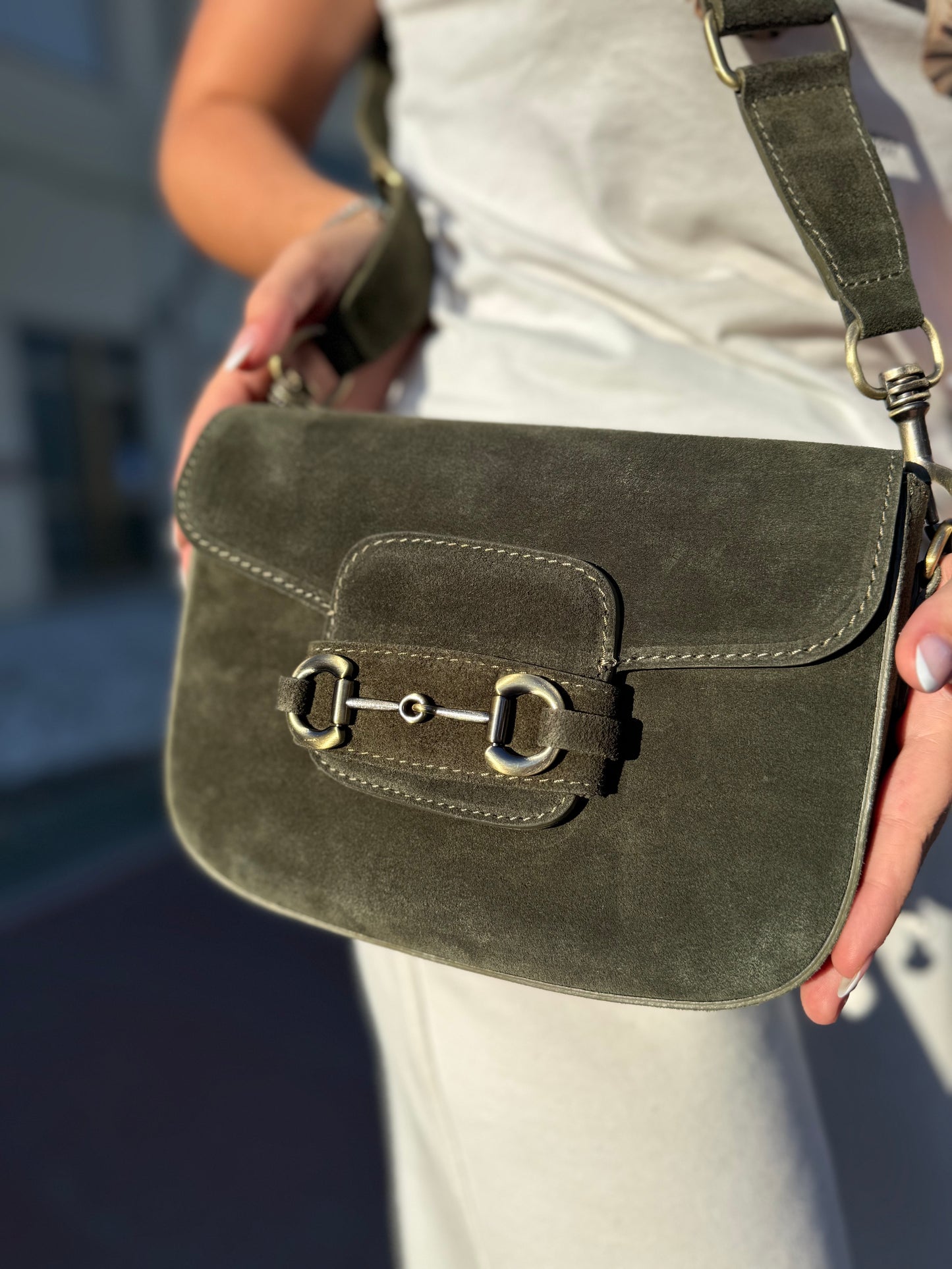La Carlotta suede