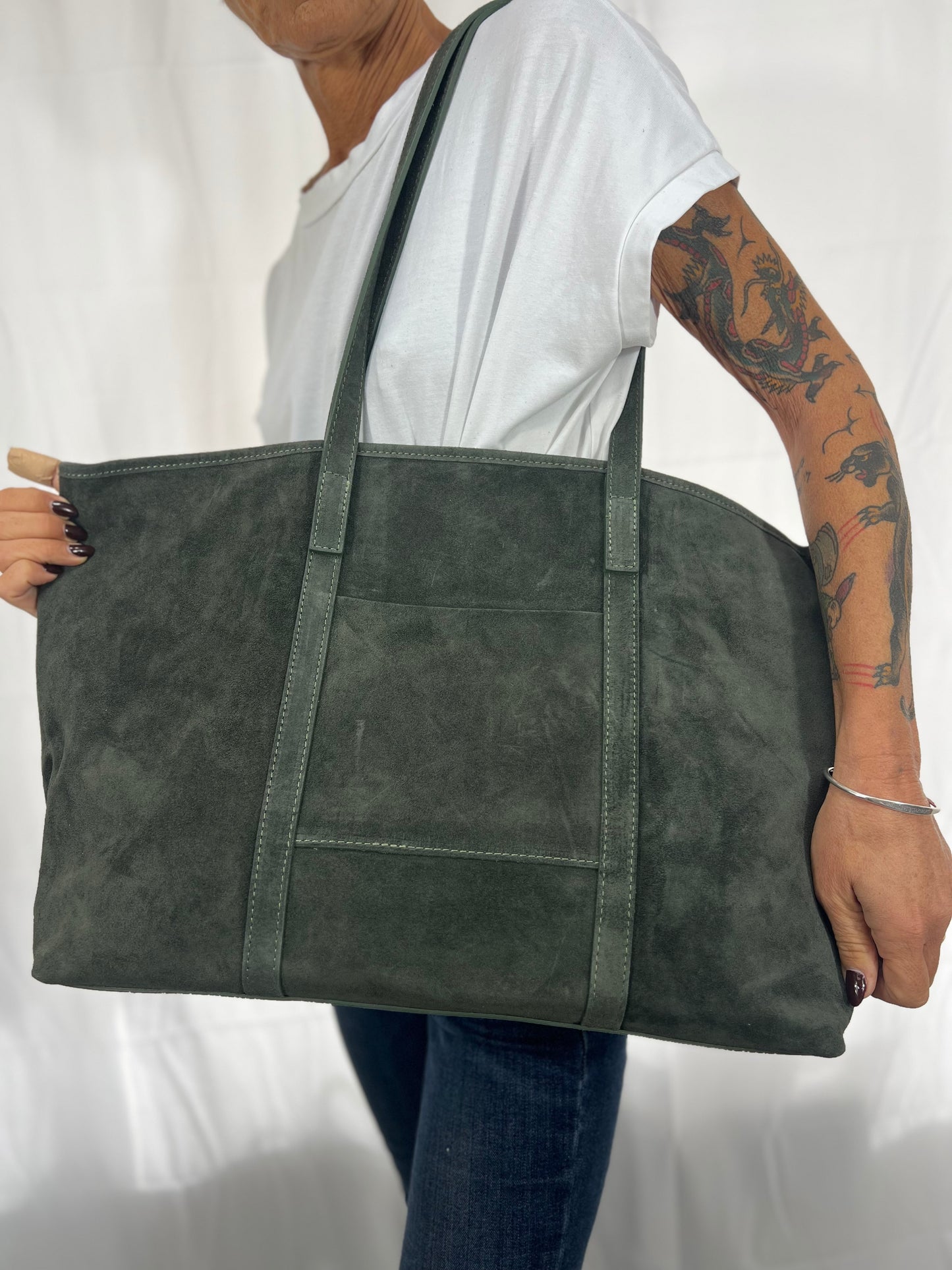 Tote suede