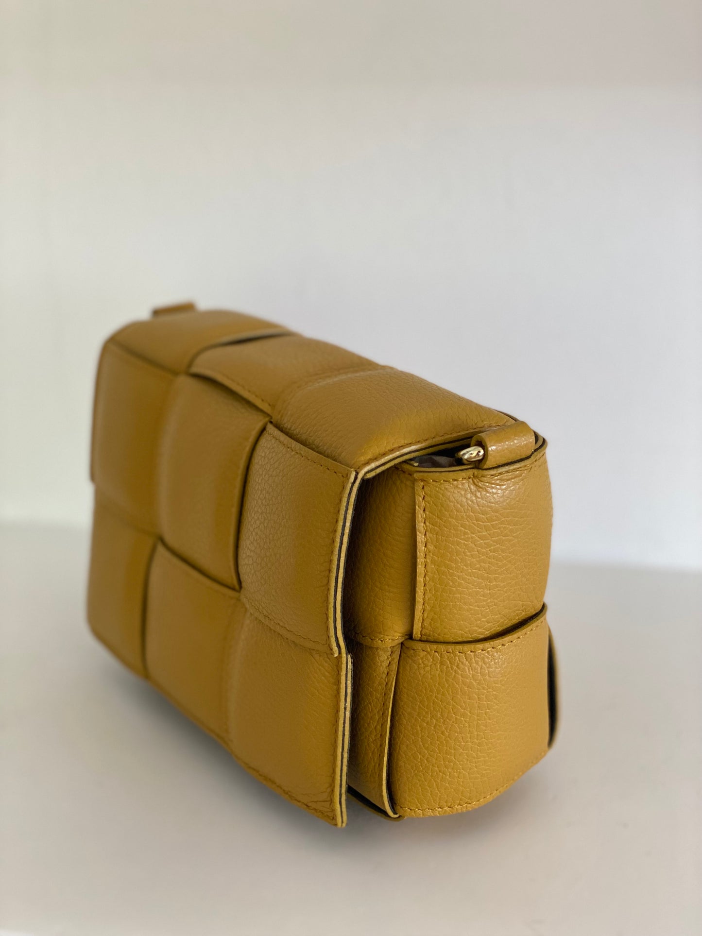 L'intrecciata in pelle
