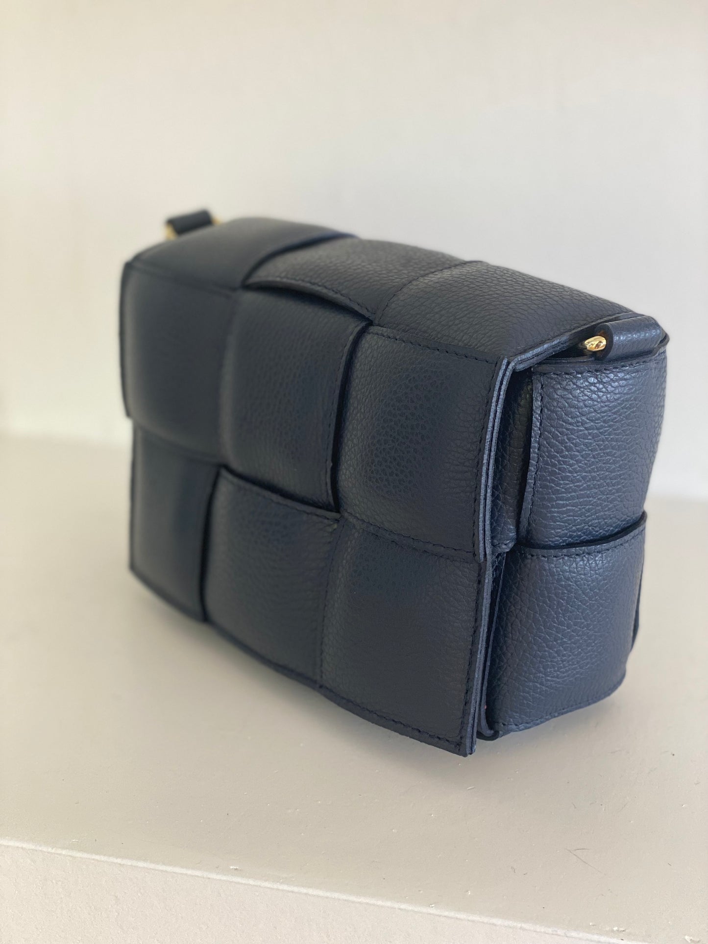 L'intrecciata in pelle