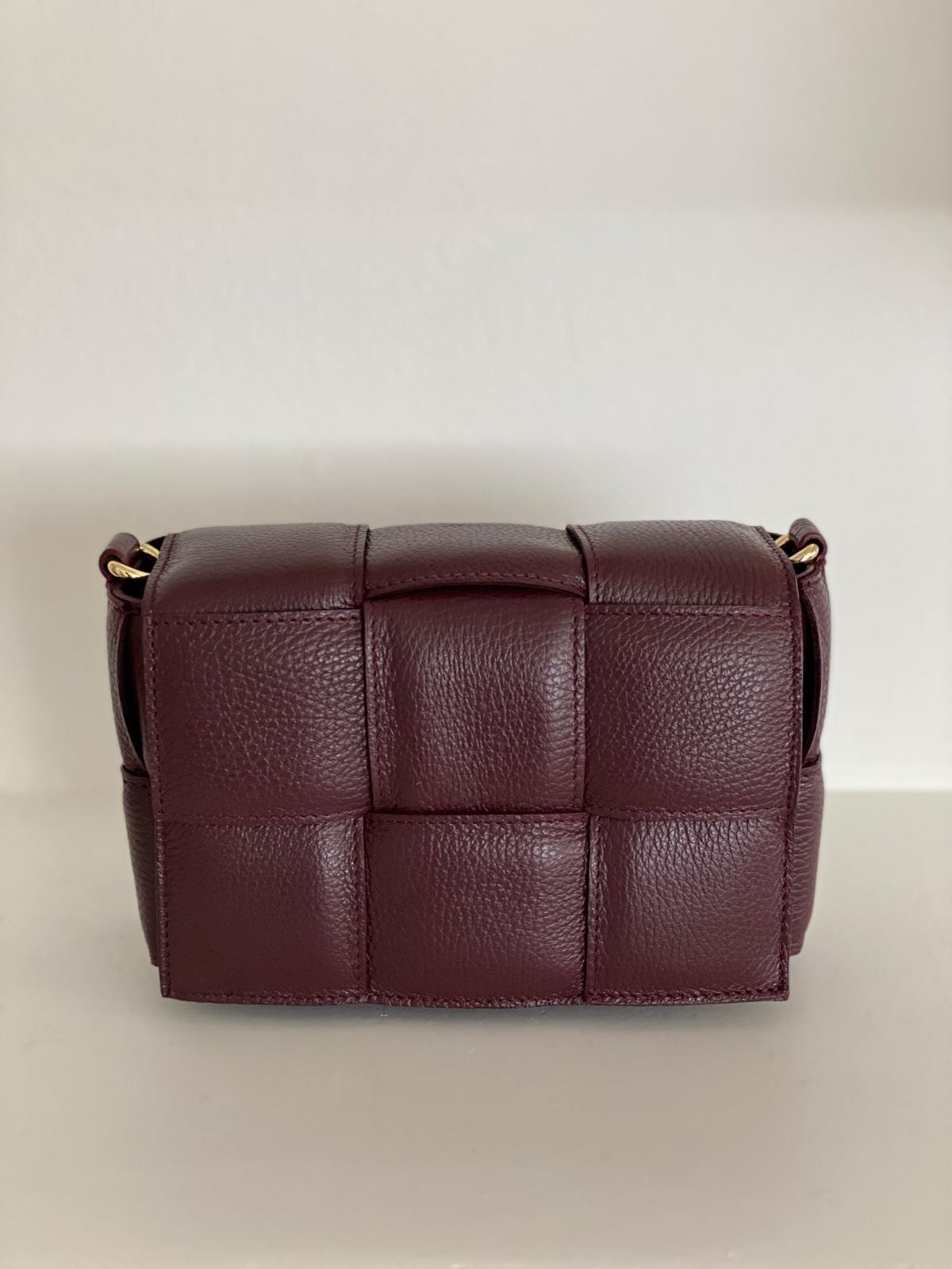 L'intrecciata in pelle