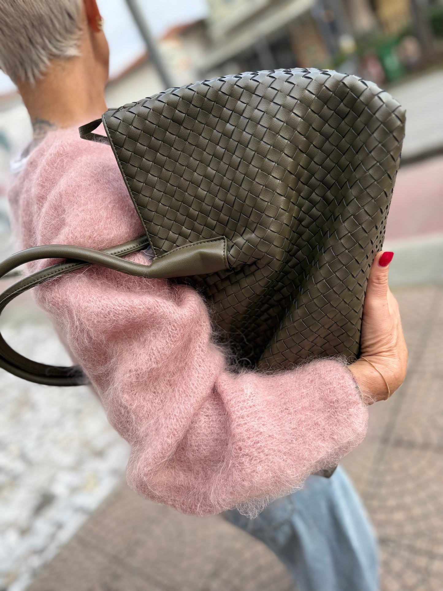 New tote intreccio