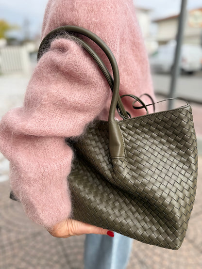 New tote intreccio