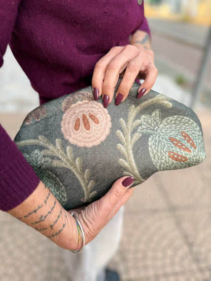 New pochette bag