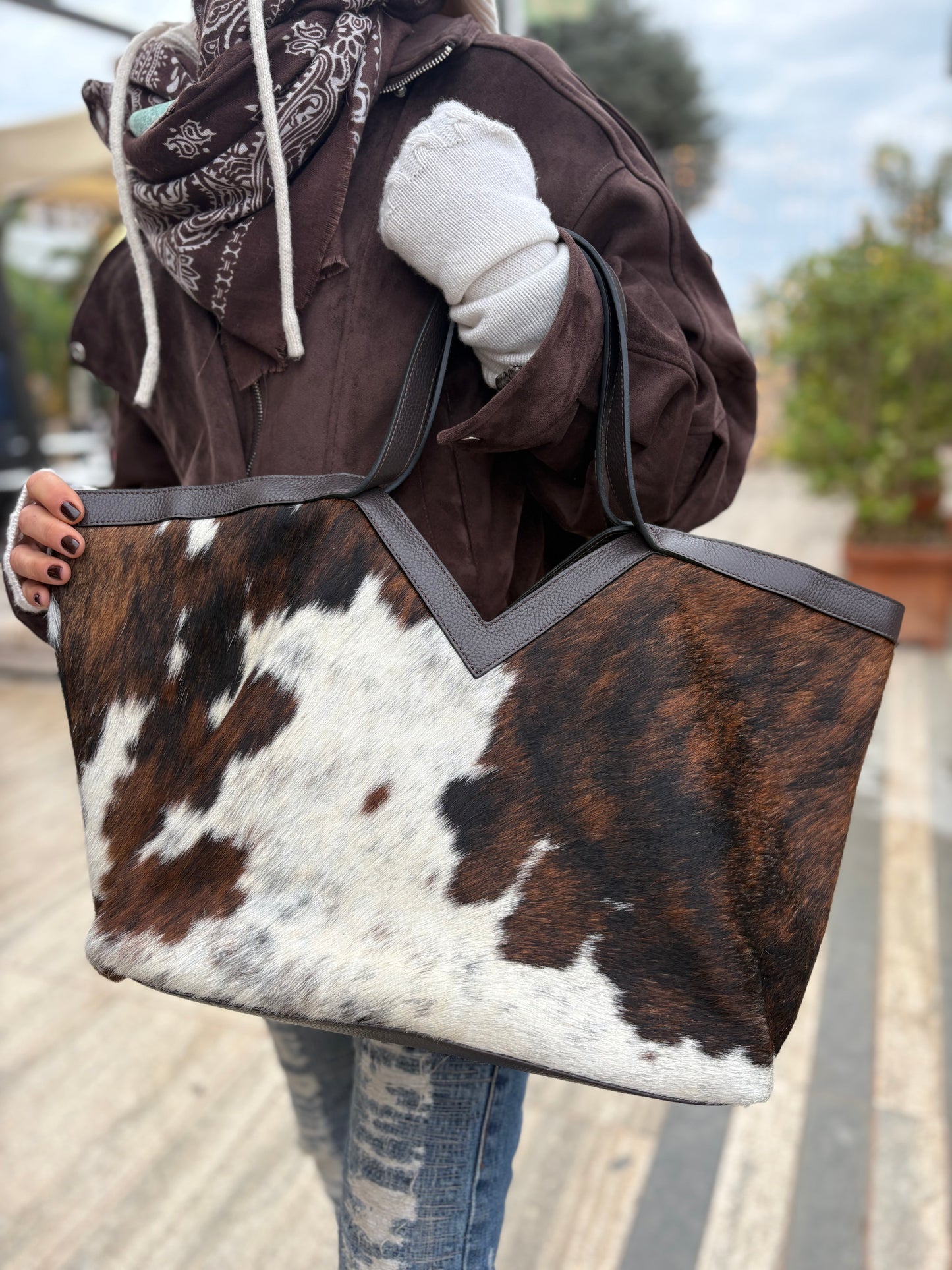 V Bag Cow