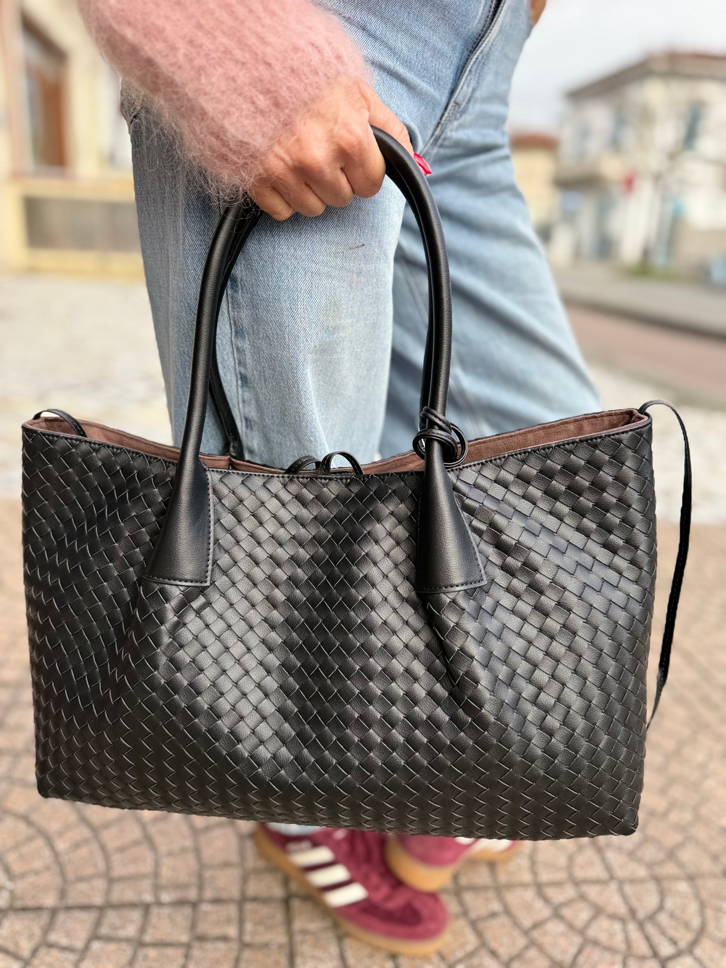 New tote intreccio