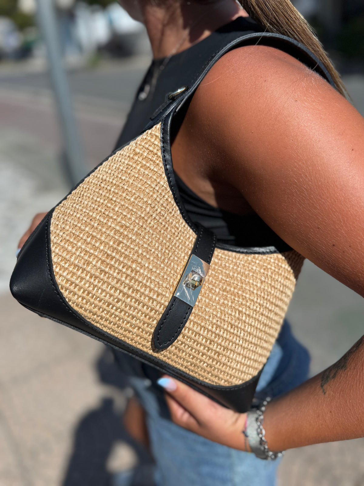 Capri bag in rafia
