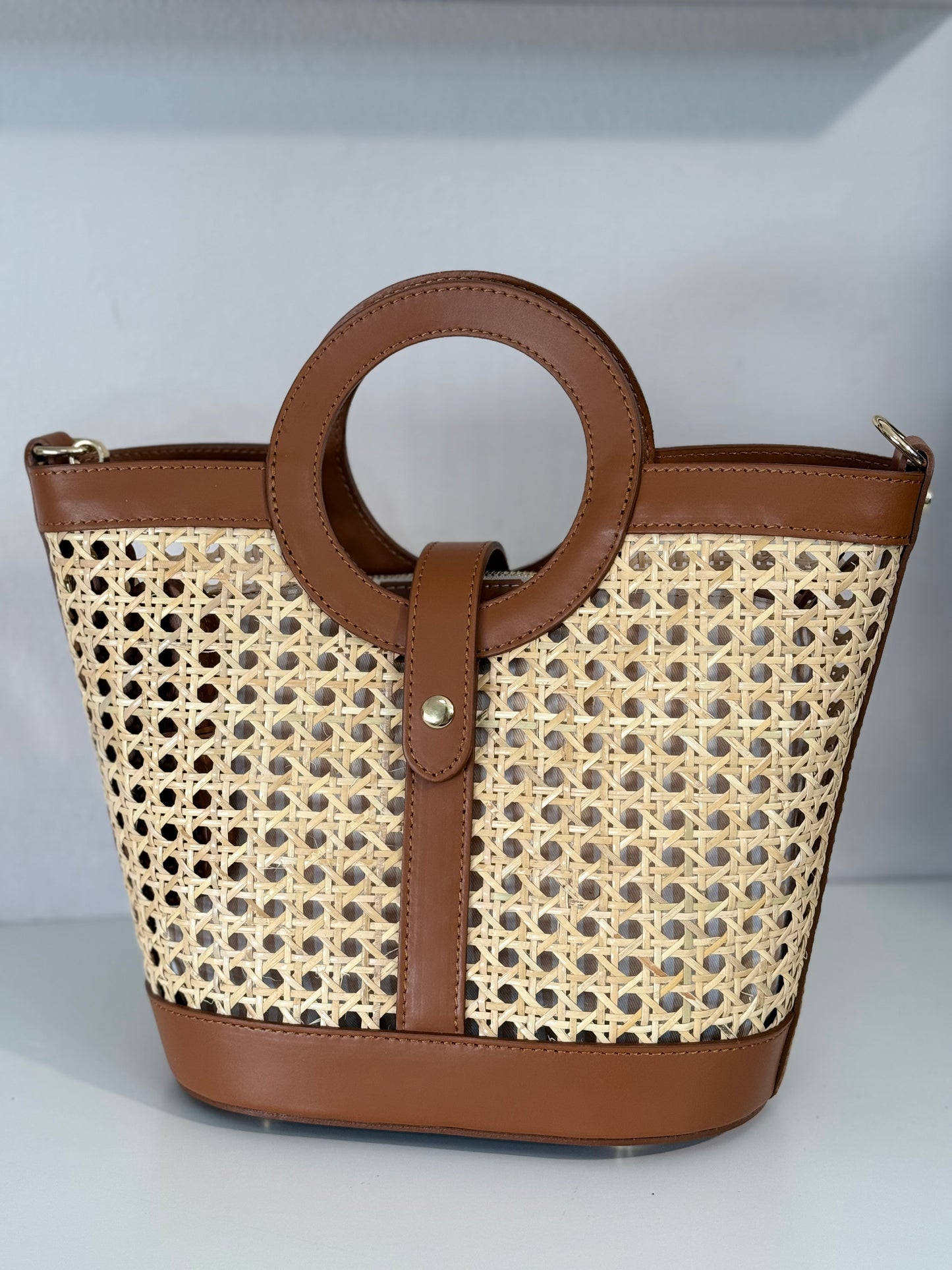 La O bag in paglia