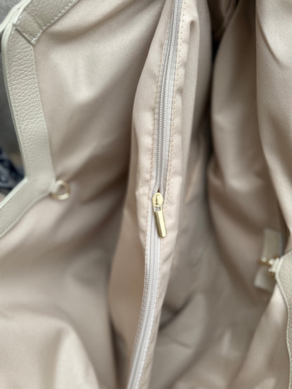 V bag in pelle