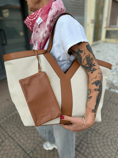 V bag in canvas