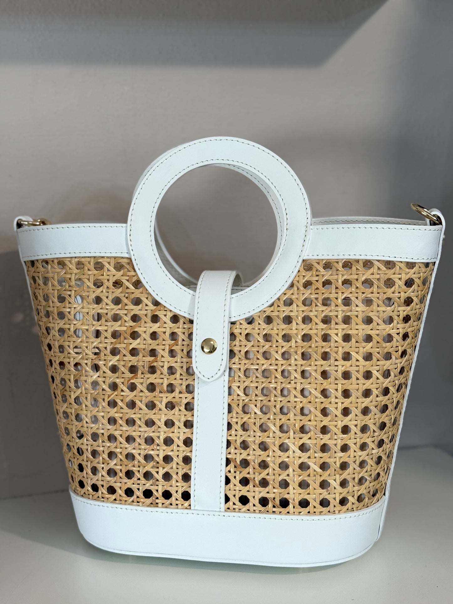 La O bag in paglia