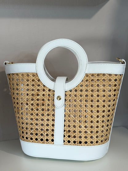 La O bag in paglia