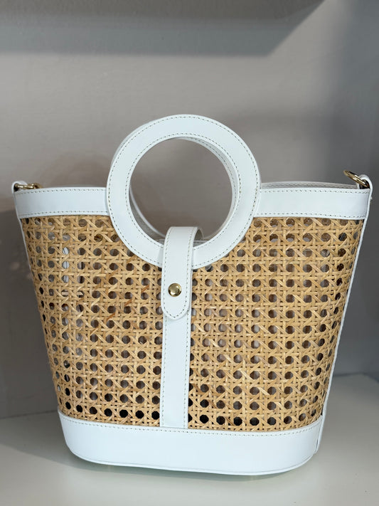 La O bag in paglia