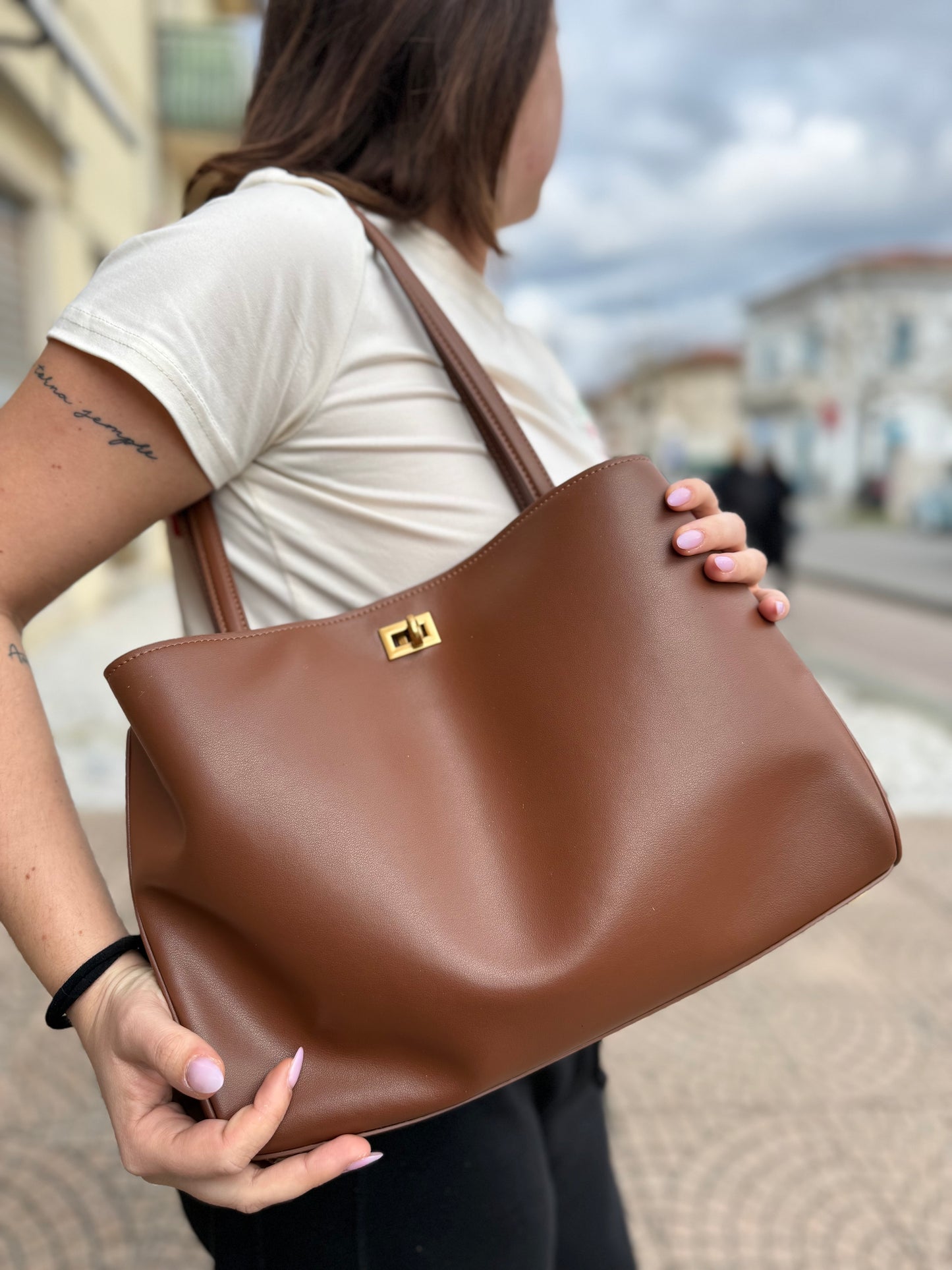 Alice Tote