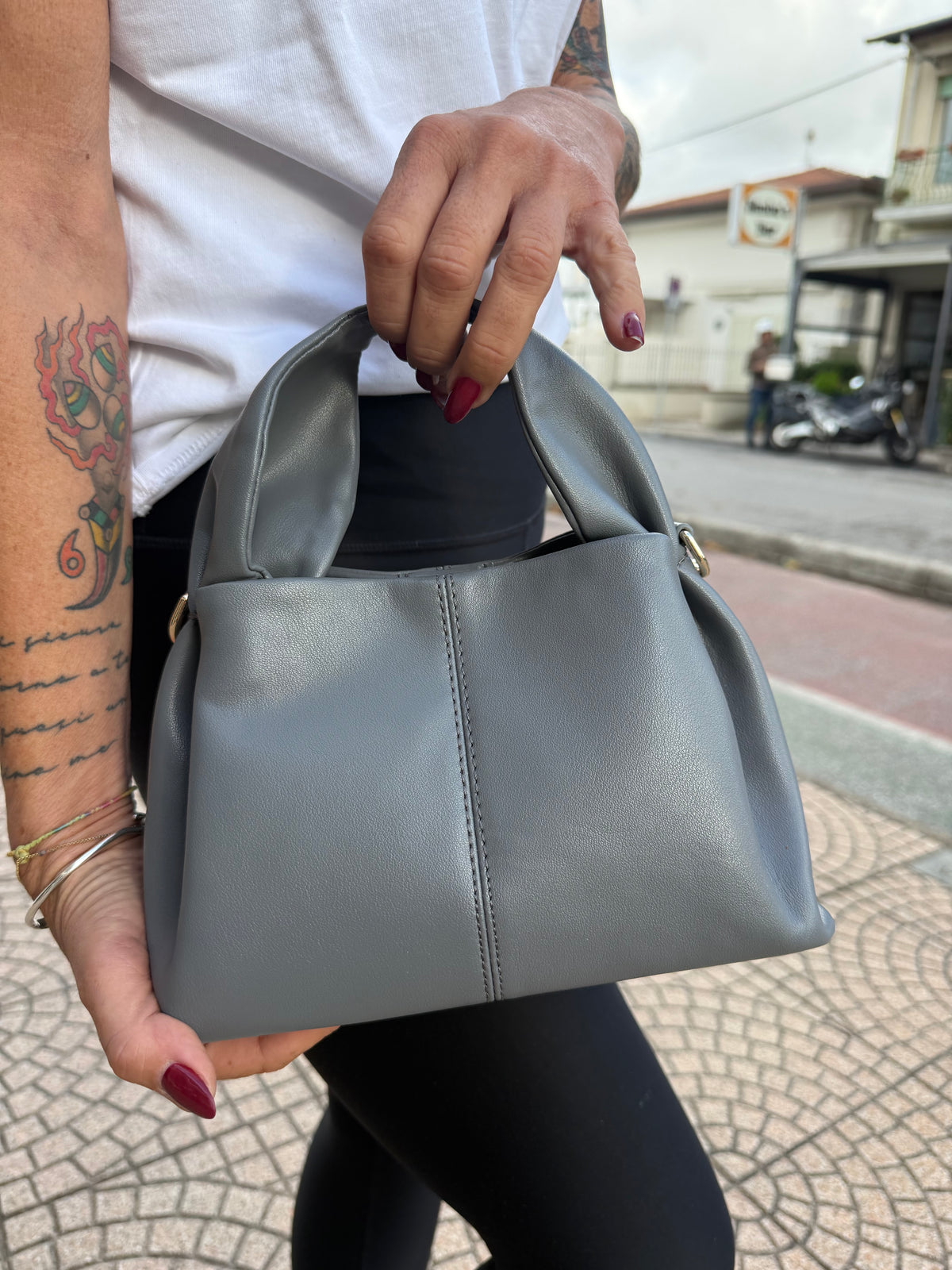 Bonnie in pelle