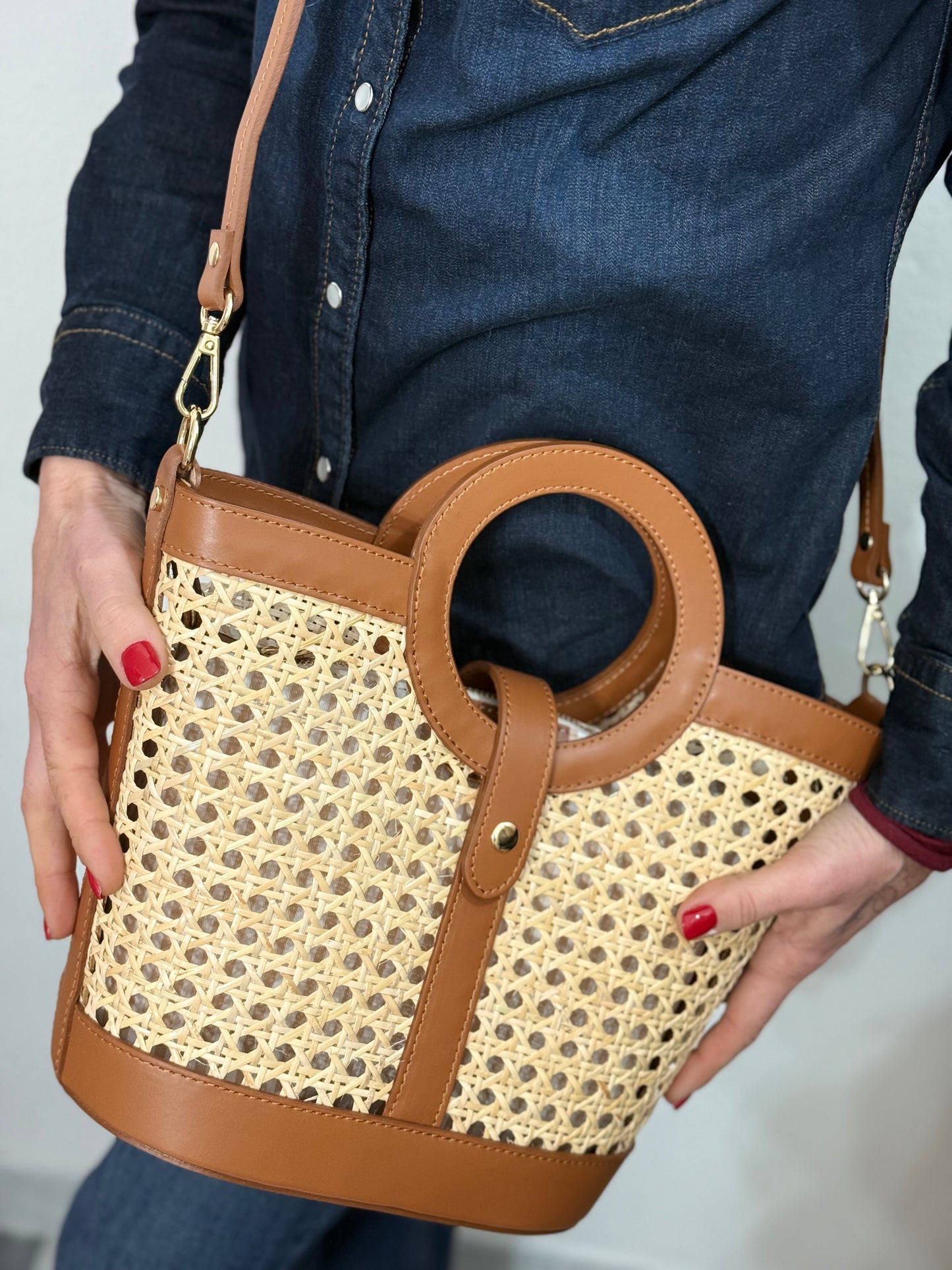 La O bag in paglia