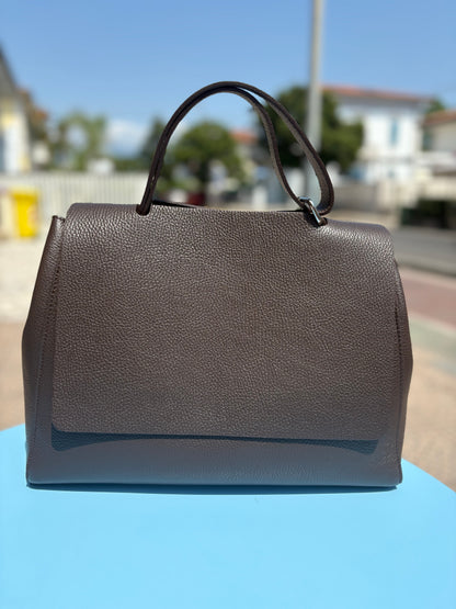 Cindy Maxi in pelle