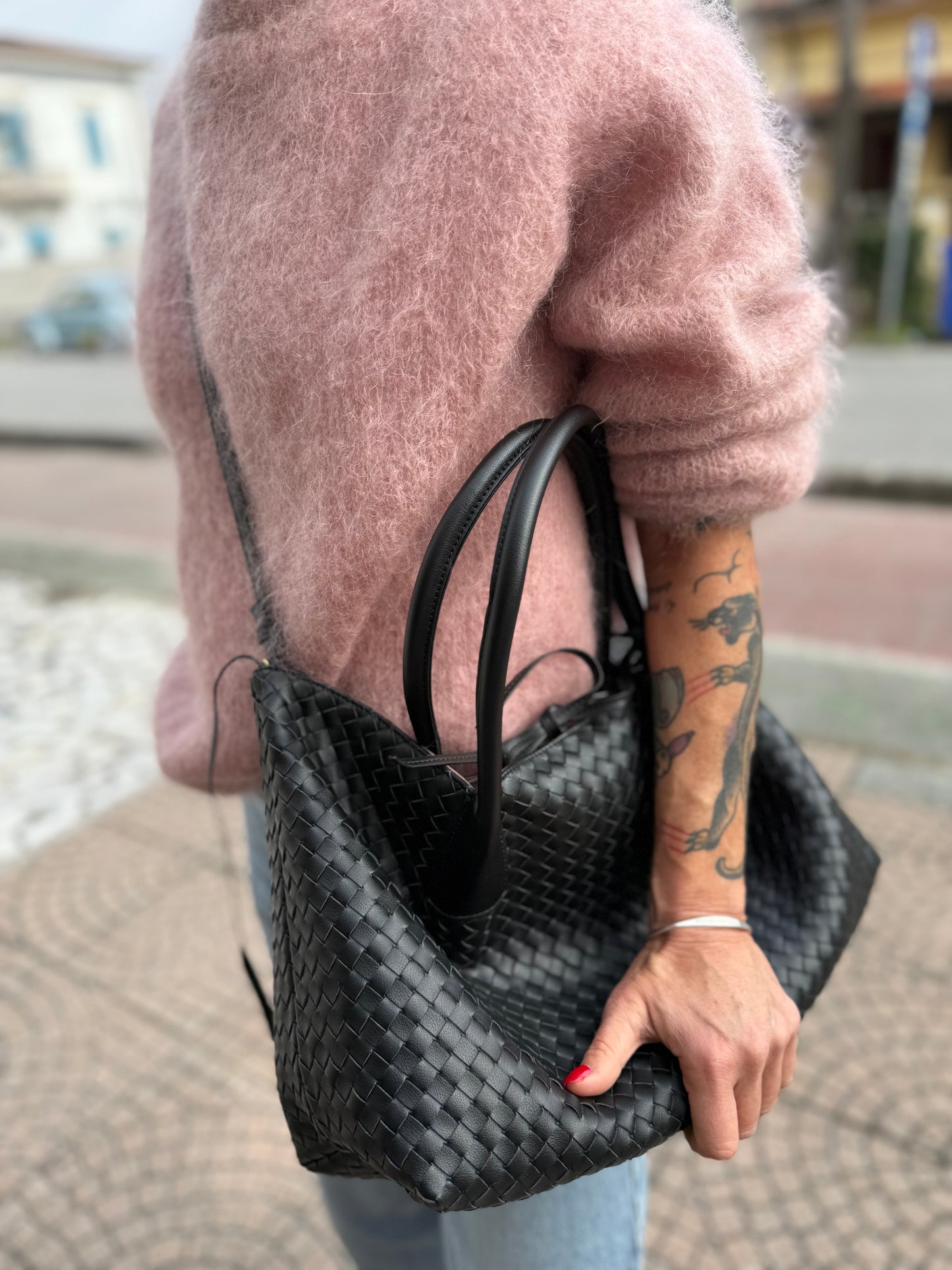 New tote intreccio