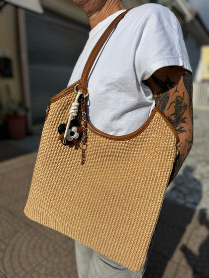 Tote slim in rafia