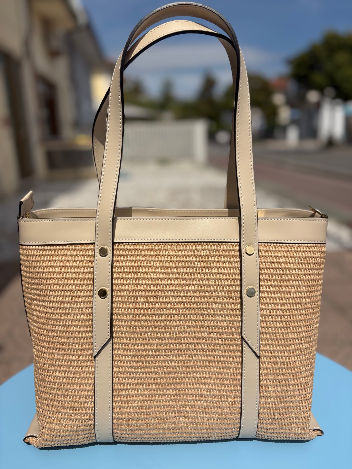 Tote bag in rafia