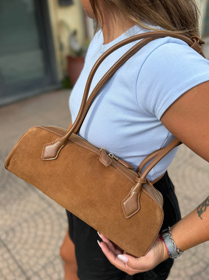 Baguette in suede