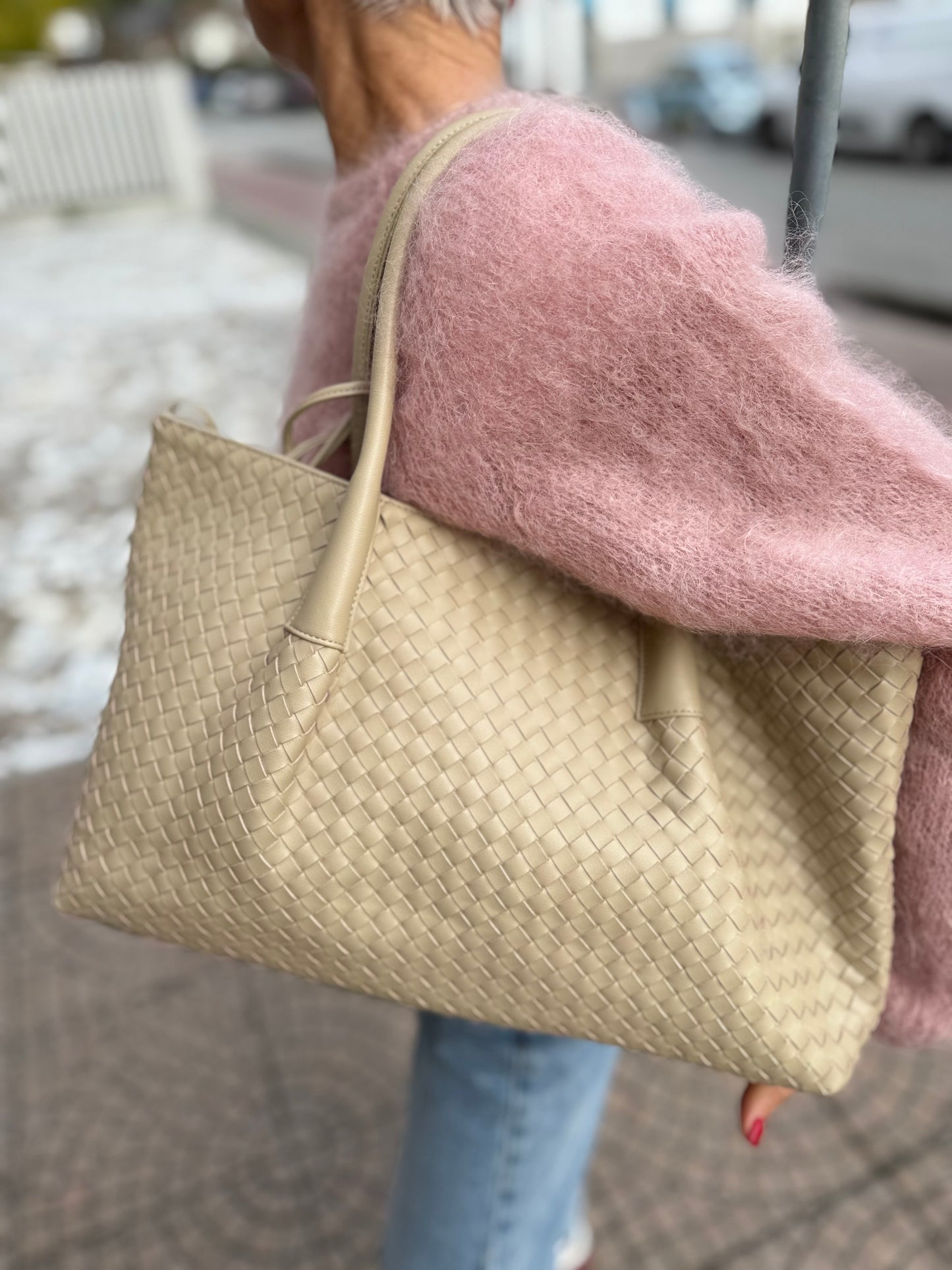 New tote intreccio