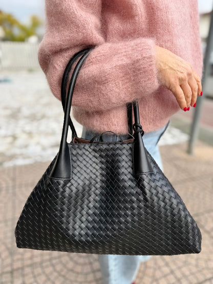New tote intreccio