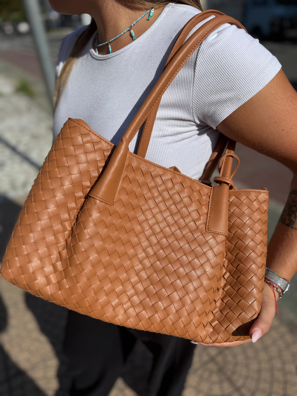 New tote intreccio midi