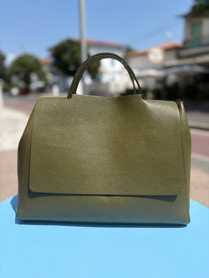 Cindy Maxi in pelle