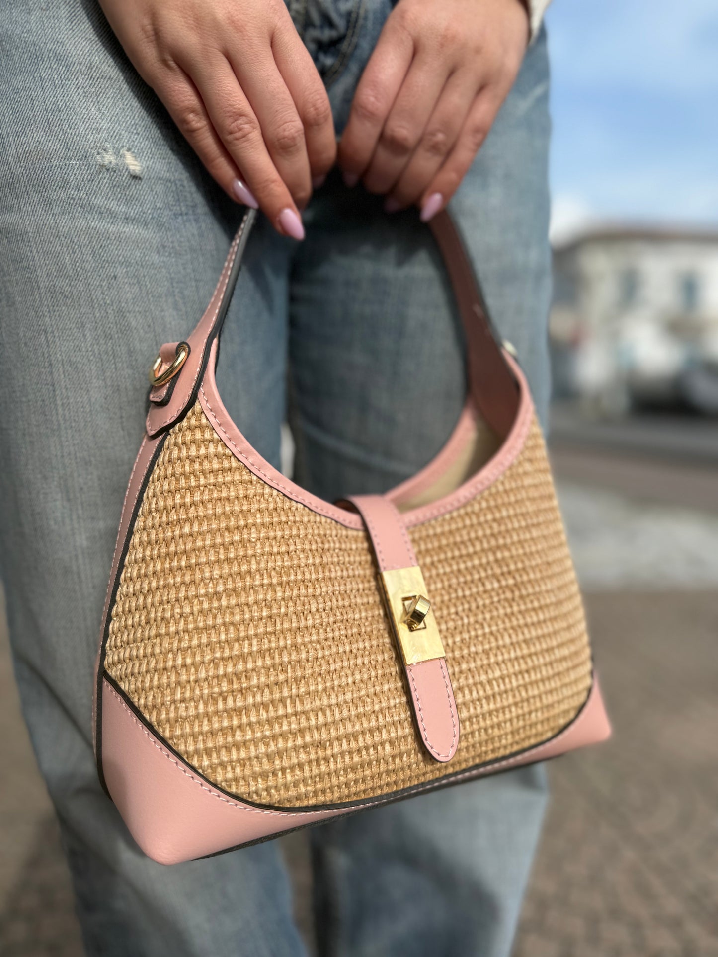 Capri bag in rafia