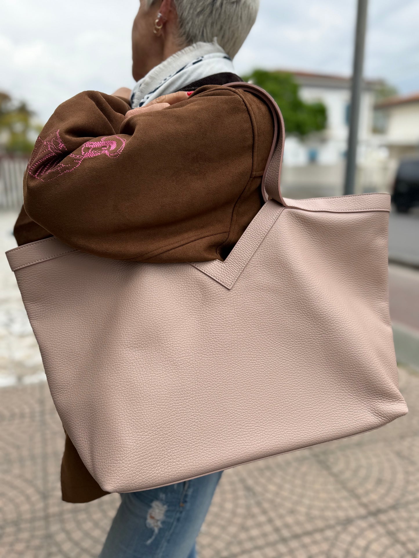 V bag in pelle