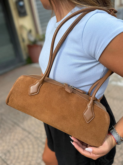 Baguette in suede