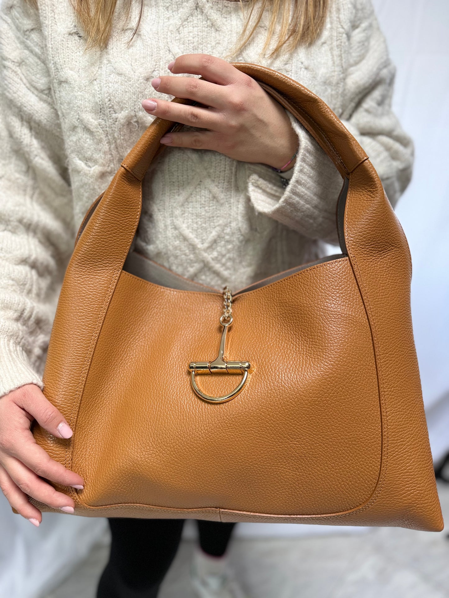 Maxi staffa in pelle
