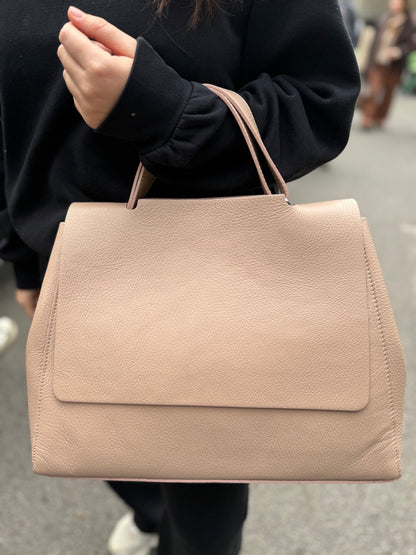 Cindy Maxi in pelle