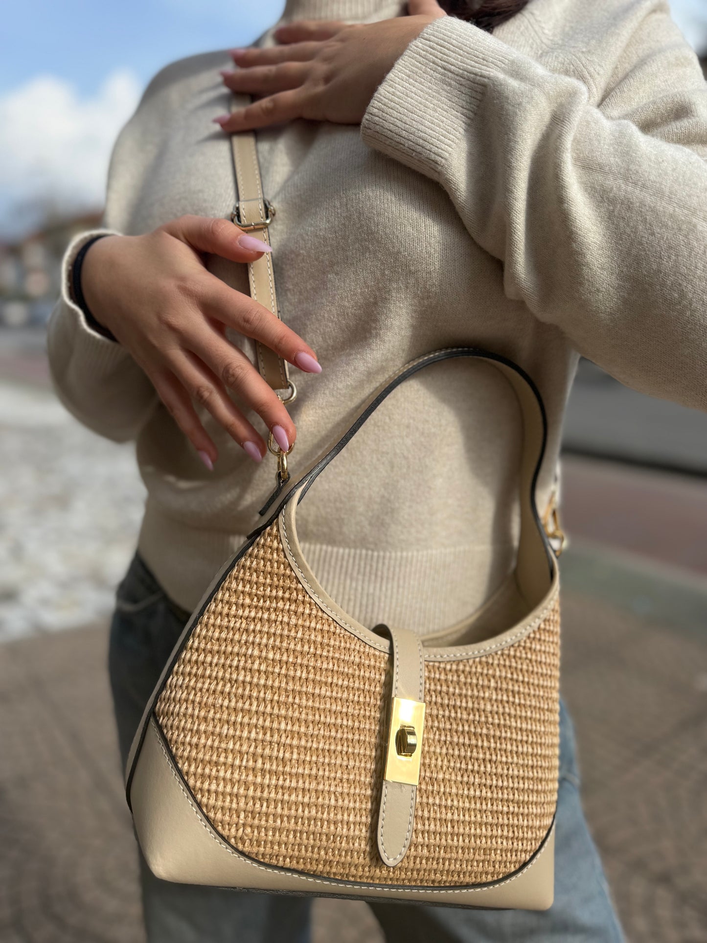 Capri bag in rafia