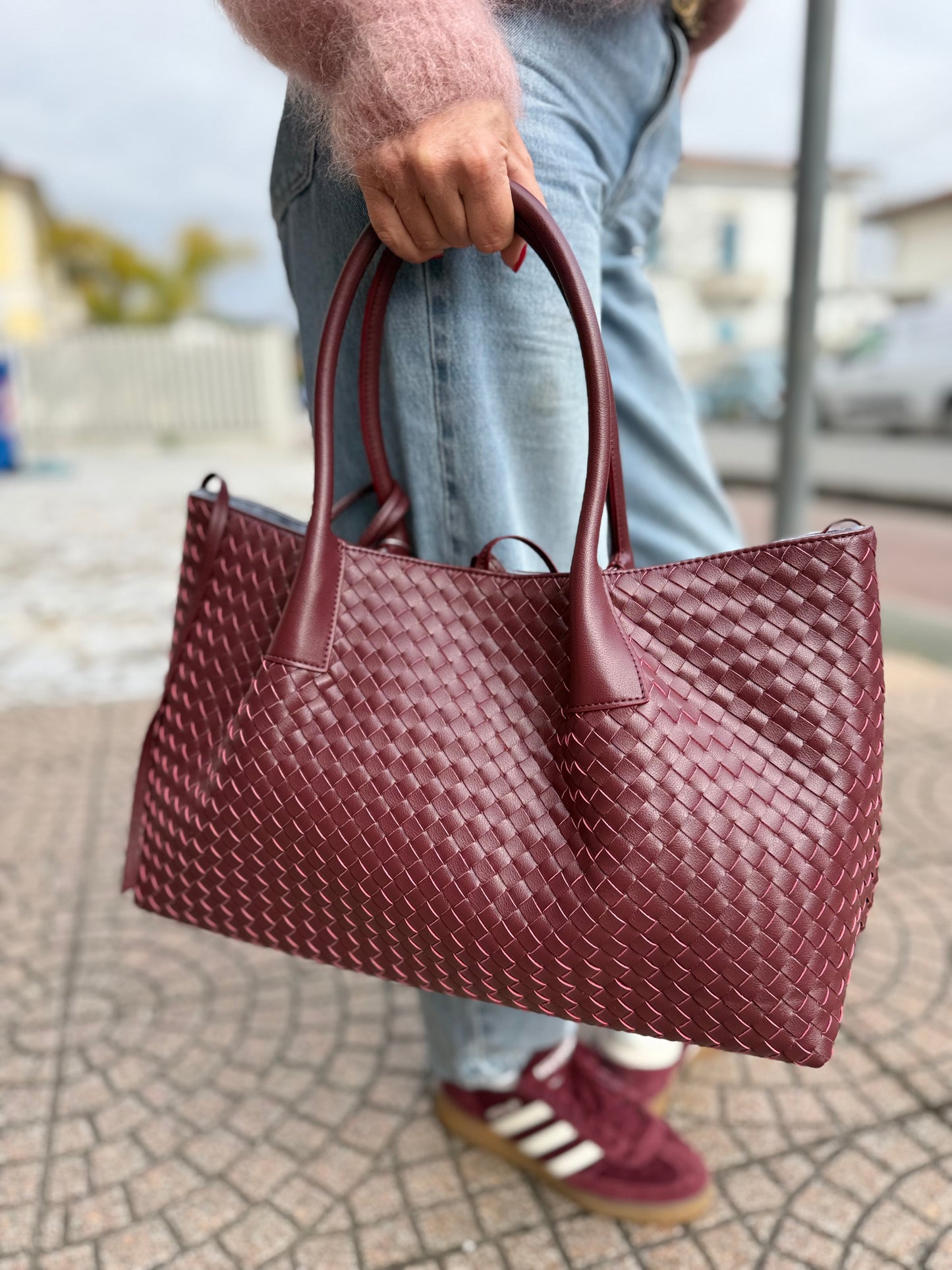 New tote intreccio