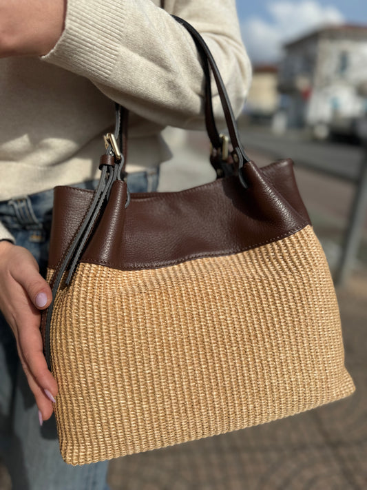 Tote bag in rafia
